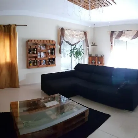 Dinosousa Bed and breakfast